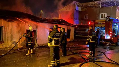 A­d­a­n­a­­d­a­ ­y­a­n­g­ı­n­:­ ­E­v­ ­k­u­l­l­a­n­ı­l­a­m­a­z­ ­h­a­l­e­ ­g­e­l­d­i­